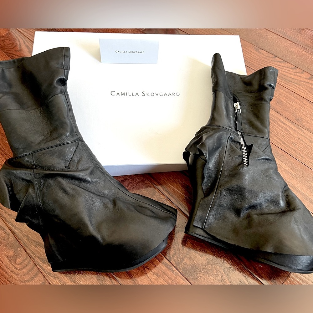 Camilla Skovgaard NIB platform wedge boots 41